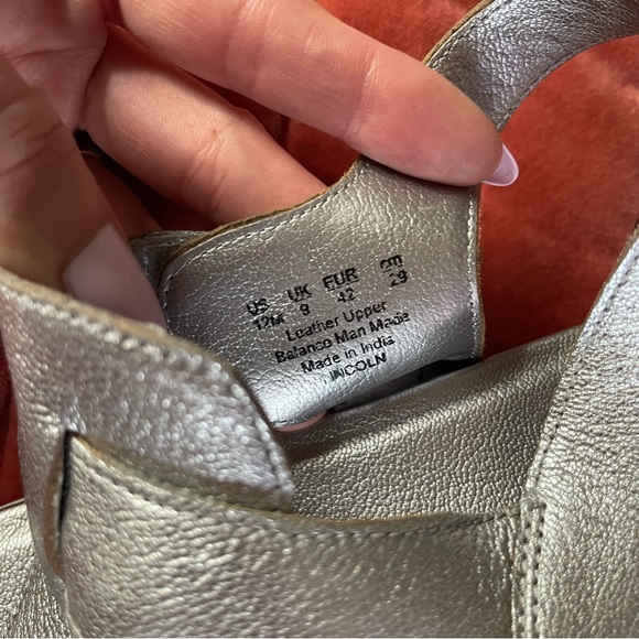 Naturalizer Women's Silver Thong Sandals - Picture 10 of 13